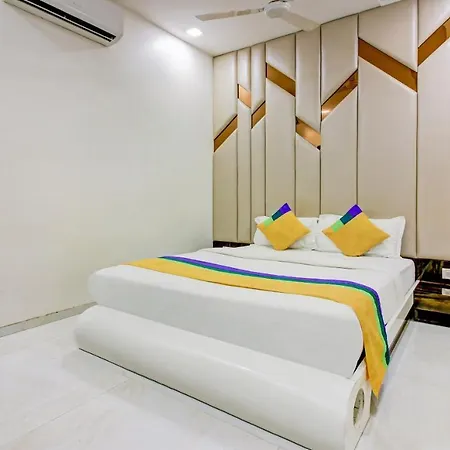 Hotel Magnet Terminal-2 3*