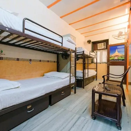 Traveller's - Inn *