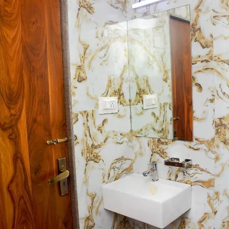 Hotel Nest N Rest -