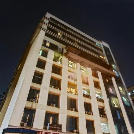 Hotel Treebo Trend Bkc Grand 3*