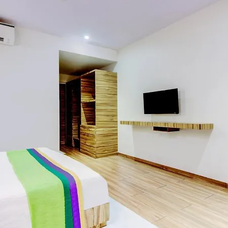 Treebo Trend Bkc Grand Hotel 3*