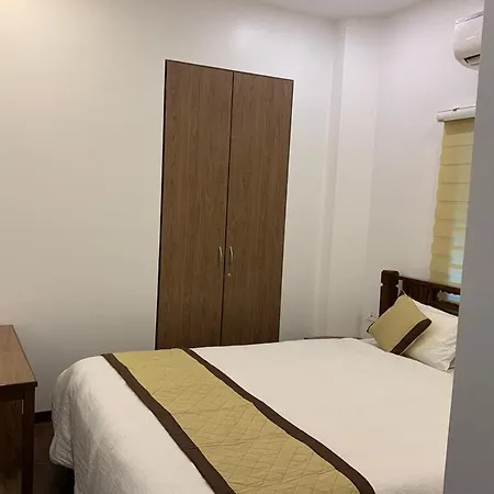 Carlton - Behind Taj Mahal Palace Colaba