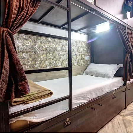 Hostel Sunshine Backpackers Airport