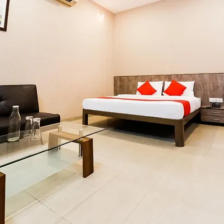 Hotel Oyo Flagship 62835 Oriental And Banquet Madh Church