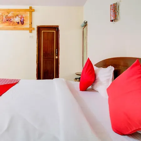 Oyo 66827 Island Club Hotel 3*