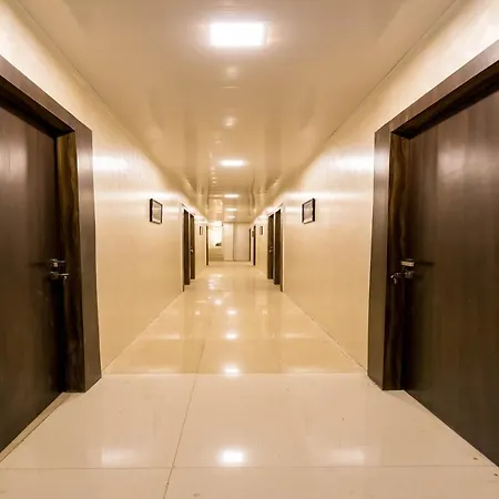New Sky Palace Residency- Near International Airport Andheri East Hotel Mumbai