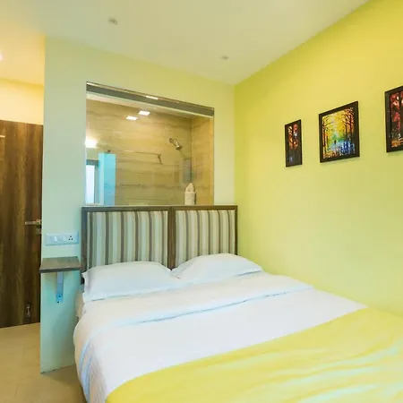 Hotel New Sky Palace Residency- Near International Airport Andheri East 3*