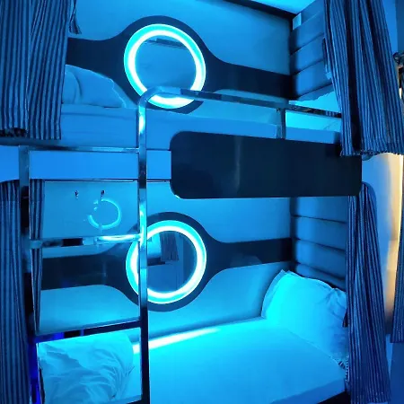 Hexhostel Ocean Mumbai