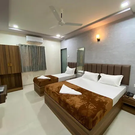 Hotel Divine