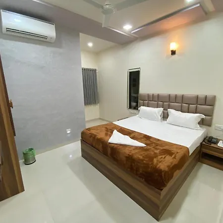 Divine Hotel