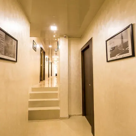Hotel New Sky Palace Residency- Near International Airport Andheri East 3*