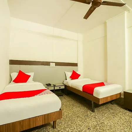 Oyo 43839 Aram Mumbai