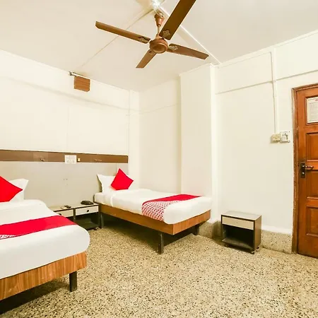 Oyo 43839 Aram Hotel Mumbai