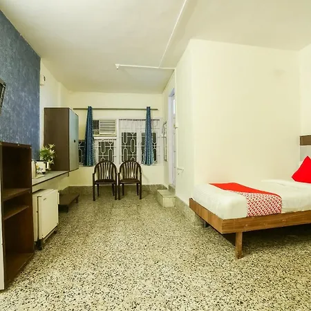 Oyo 43839 Aram Mumbai