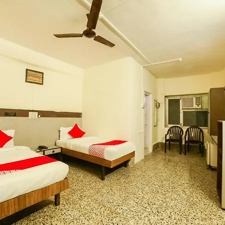 Hotel Oyo 43839 Aram 3*