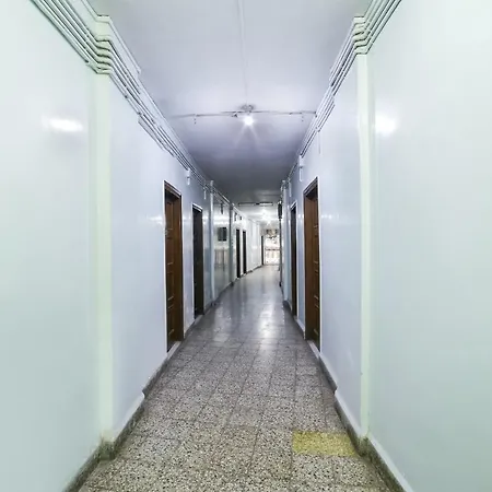 Oyo 43839 Aram Hotel 3*