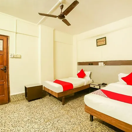 Hotel Oyo 43839 Aram
