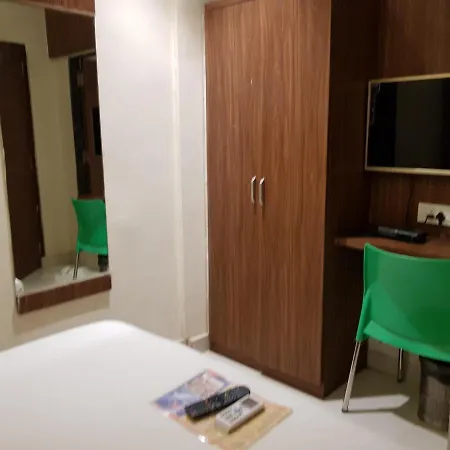 Hexa New West Hotel