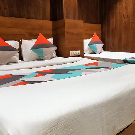 Hexhotel Malad 3*