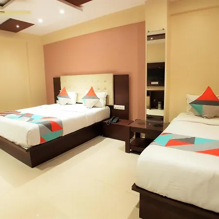 Hexhotel Malad 3*