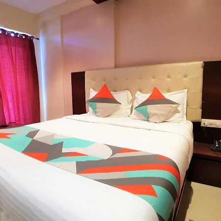 Hexhotel Malad 3*