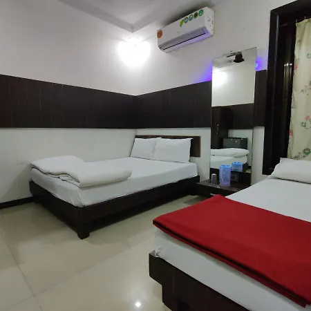 Pakeeza Hotel