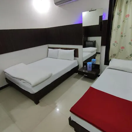 Pakeeza Hotel