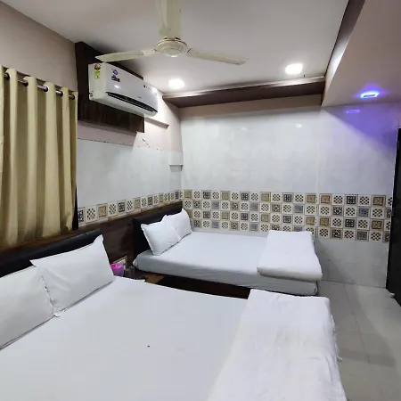 Hotel Pakeeza Mumbai