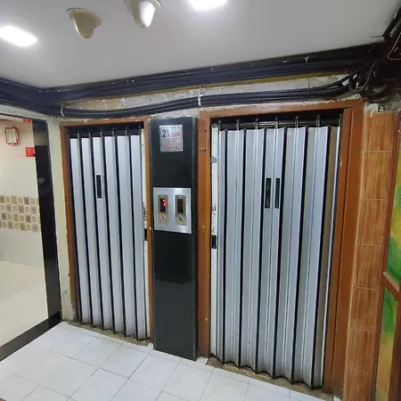 Pakeeza Hotel 2*