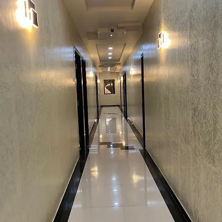 Hotel Divine