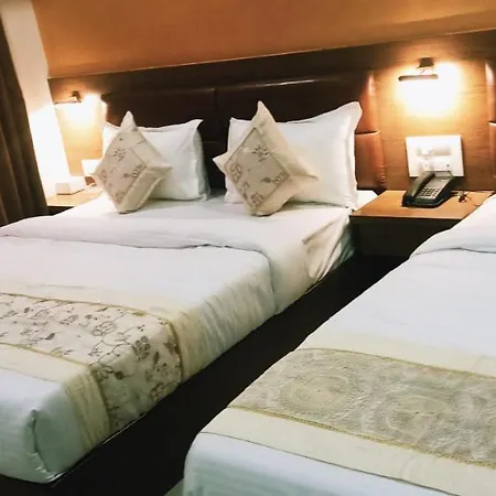 Crystal Luxury Inn- Bandra Hotel