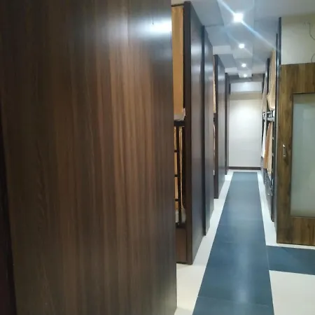 Almas 24 Aircondition Hostel Mumbai