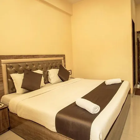 Apsara- Near J J Hospital Hotel