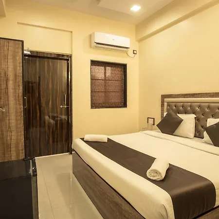 Apsara- Near J J Hospital Hotel