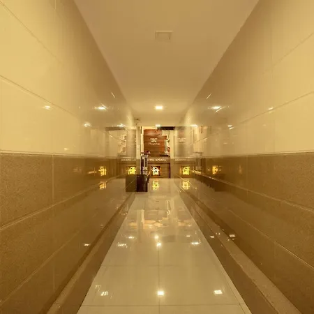 Apsara- Near J J Hospital Hotel 2*