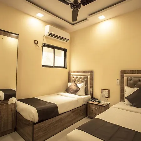 Apsara- Near J J Hospital Hotel 2*