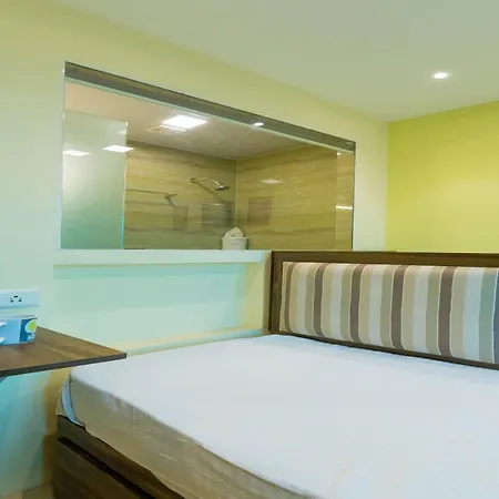 Hotel New Sky Palace Residency- Near International Airport Andheri East