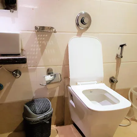 Hotel Hexa New West 3*