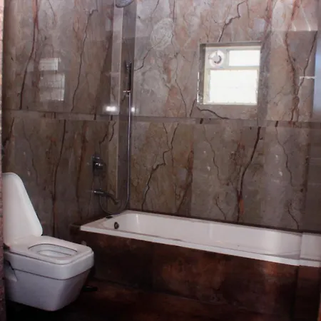 Central Park Hotel 3*
