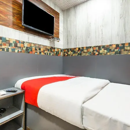Hotel Oyo 72150 Capital Mumbai