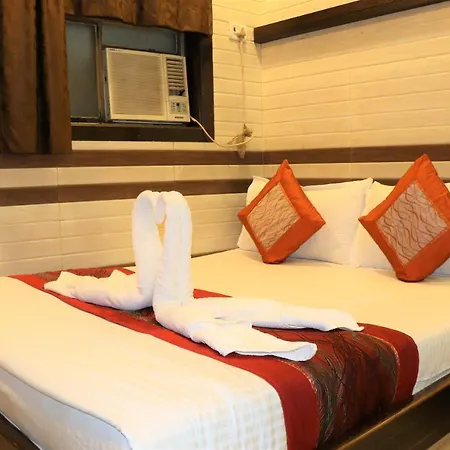 Moazin Hotel Mumbai