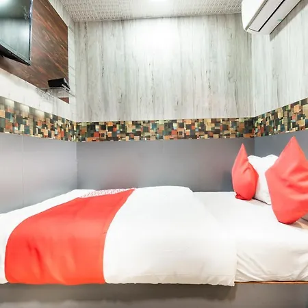 Oyo 72150 Capital Hotel Mumbai