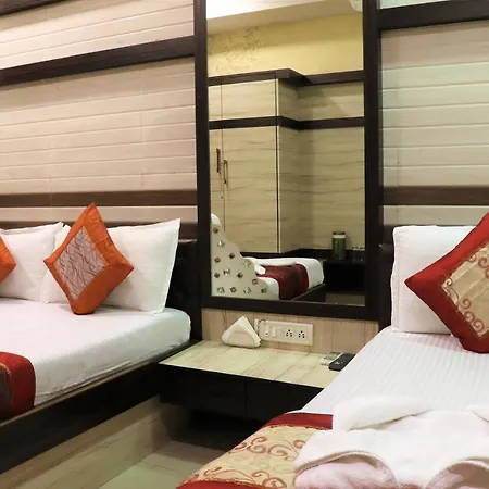 Moazin Hotel Mumbai