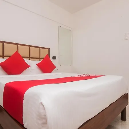 Oyo 46995 Grand Plaza Hotel 3*
