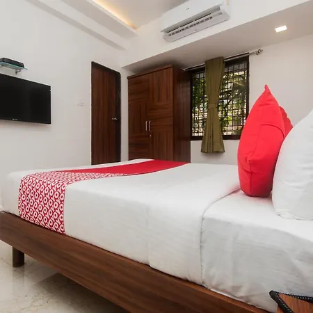 Oyo 46995 Grand Plaza Hotel Mumbai