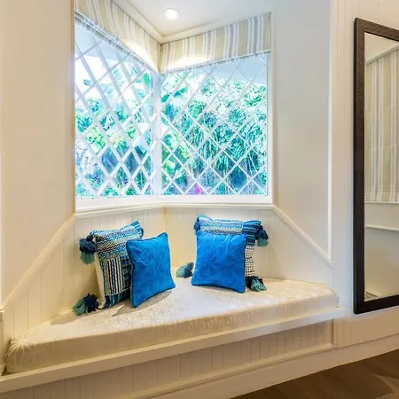 Ama & Trails, House Madh Island Villa *