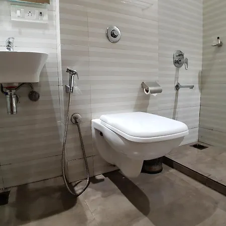 Phonix 3* Mumbai