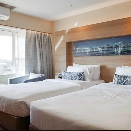 Hotel The & Powai