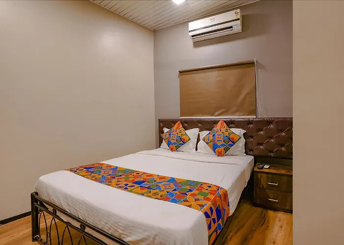 Fabexpress Comfort Stay - Nr Mumbai International Airport