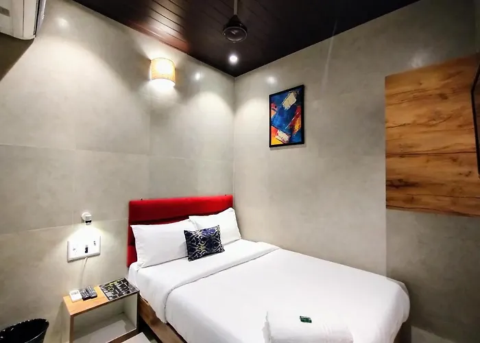 Hotel Eros - Near Airport T2
